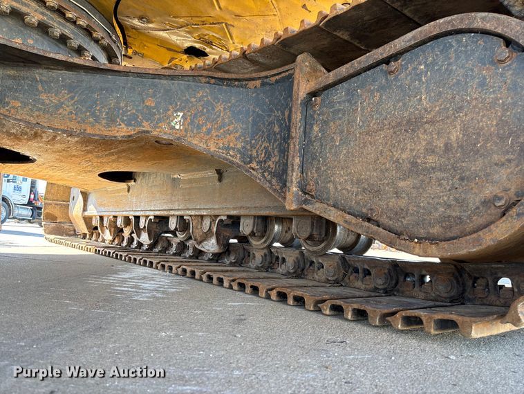 image for item FB3397 2018 Komatsu PC360LC-11 excavator