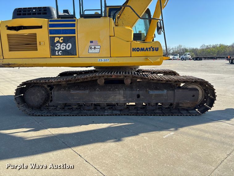 image for item FB3397 2018 Komatsu PC360LC-11 excavator