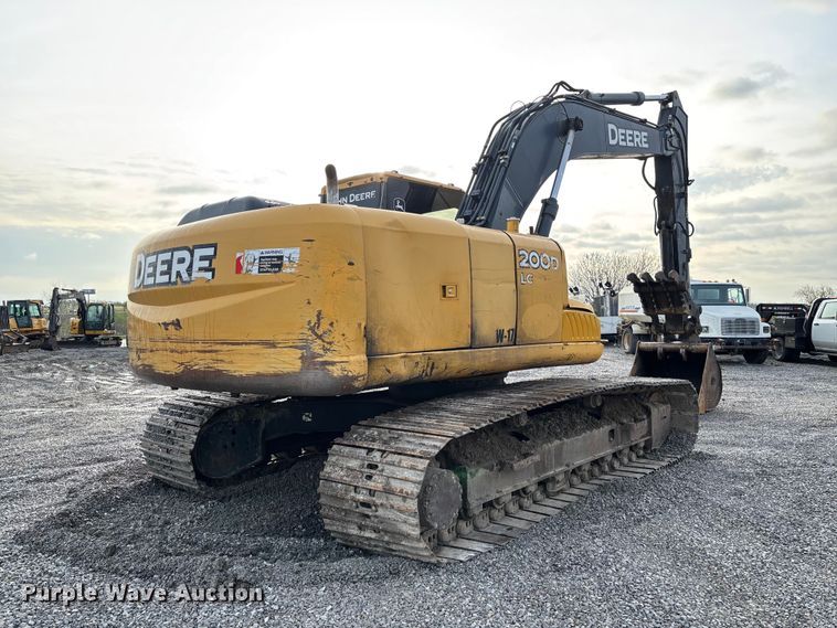 image for item FB3422 2012 John Deere 200D LC excavator