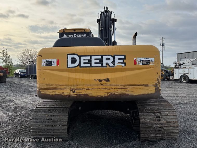image for item FB3422 2012 John Deere 200D LC excavator