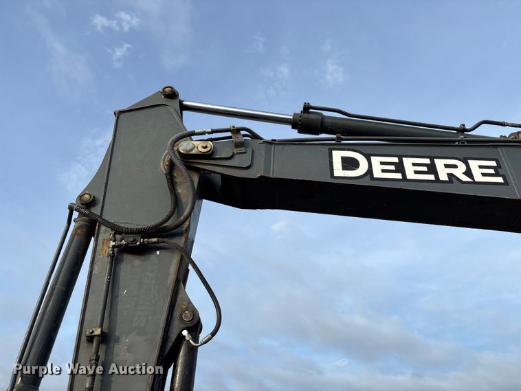 image for item FB3422 2012 John Deere 200D LC excavator