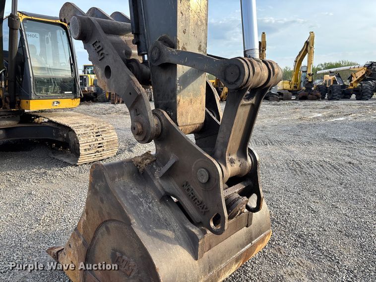 image for item FB3422 2012 John Deere 200D LC excavator