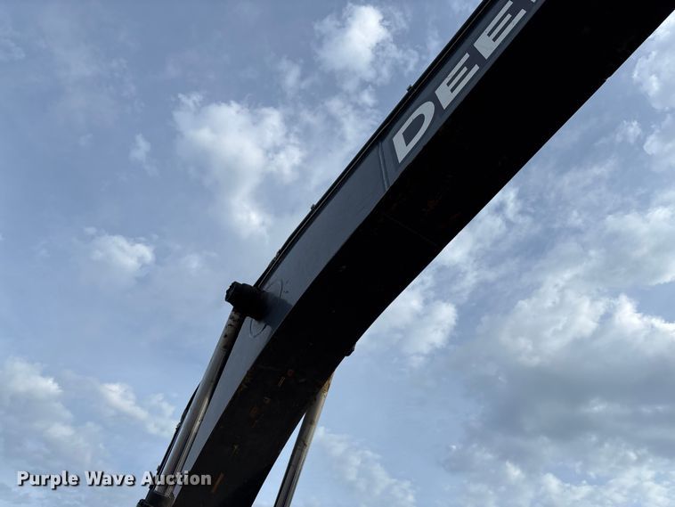 image for item FB3422 2012 John Deere 200D LC excavator