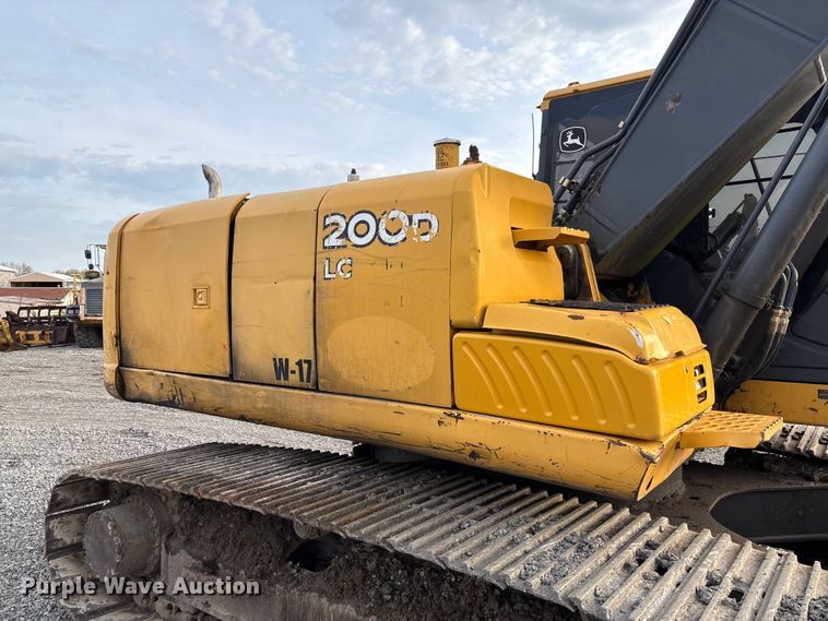 image for item FB3422 2012 John Deere 200D LC excavator