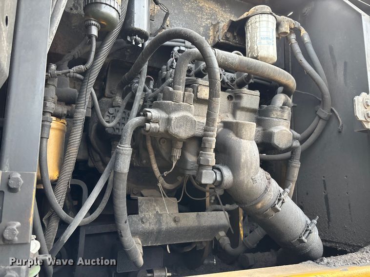 image for item FB3422 2012 John Deere 200D LC excavator