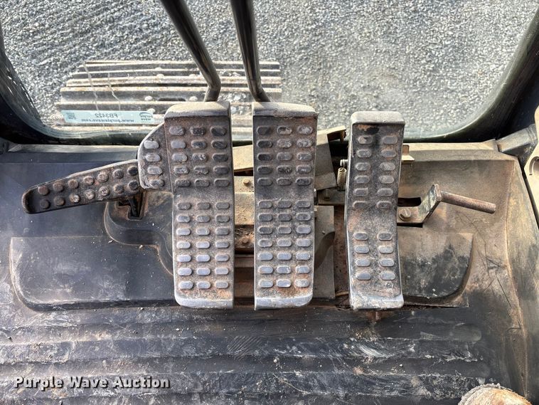 image for item FB3422 2012 John Deere 200D LC excavator