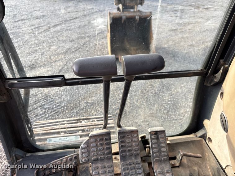 image for item FB3422 2012 John Deere 200D LC excavator