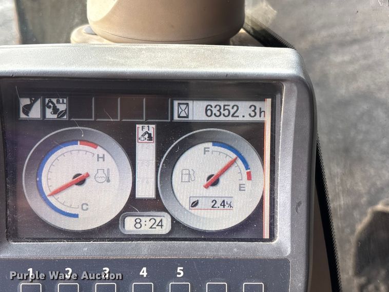 image for item FB3422 2012 John Deere 200D LC excavator