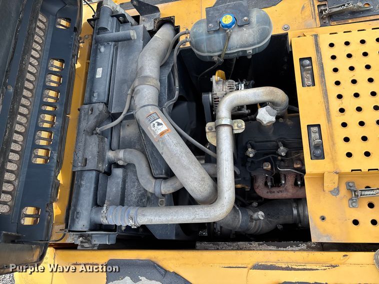 image for item FB3422 2012 John Deere 200D LC excavator