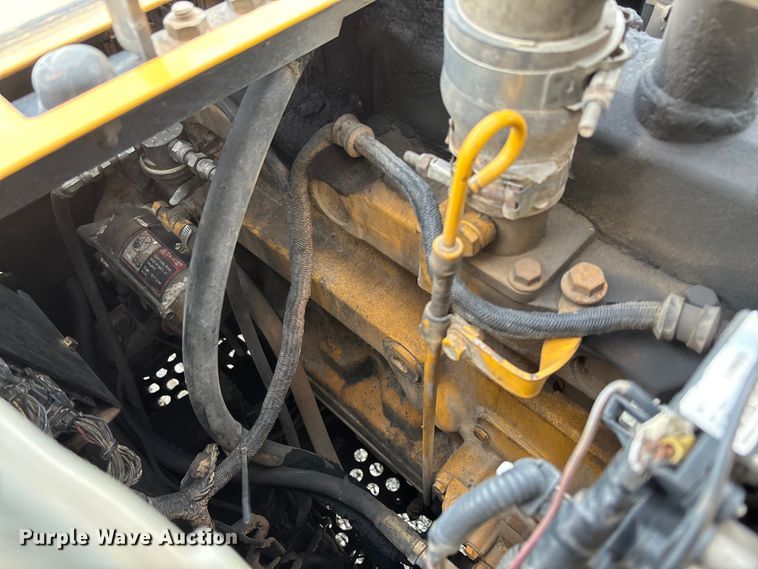 image for item FB3422 2012 John Deere 200D LC excavator