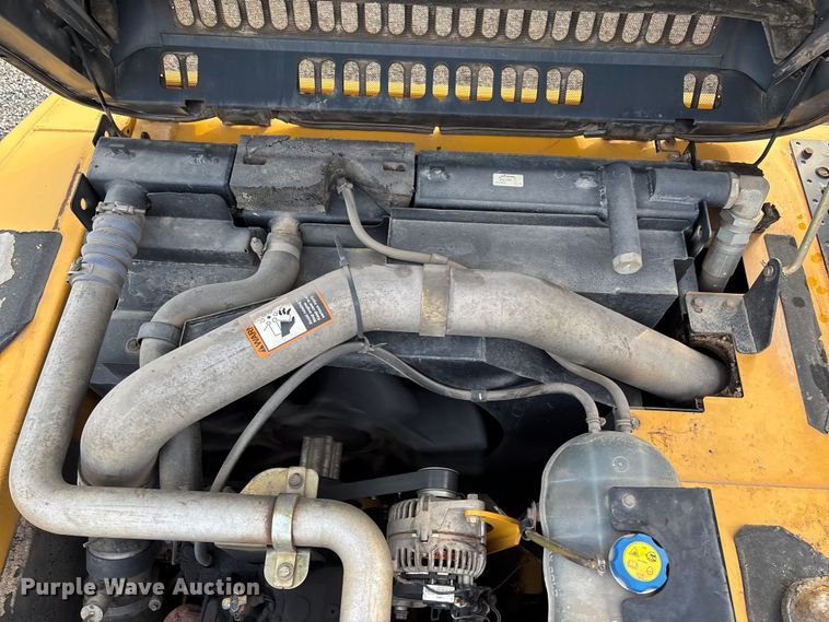 image for item FB3422 2012 John Deere 200D LC excavator