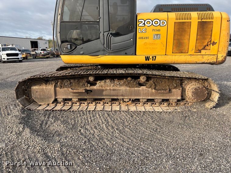 image for item FB3422 2012 John Deere 200D LC excavator