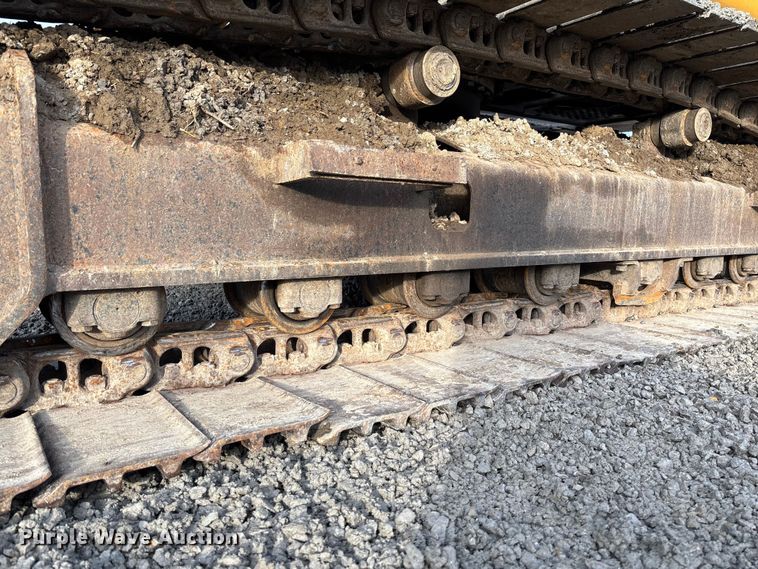 image for item FB3422 2012 John Deere 200D LC excavator