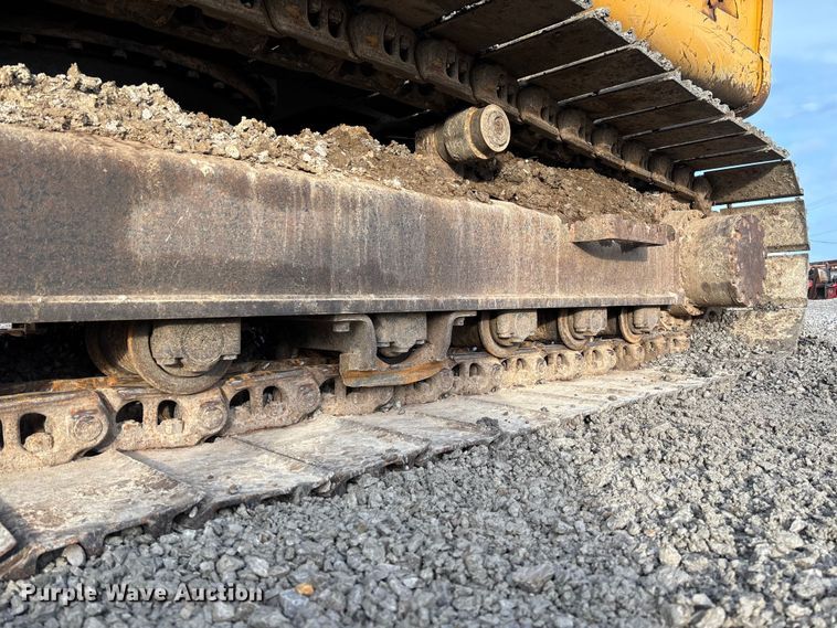 image for item FB3422 2012 John Deere 200D LC excavator