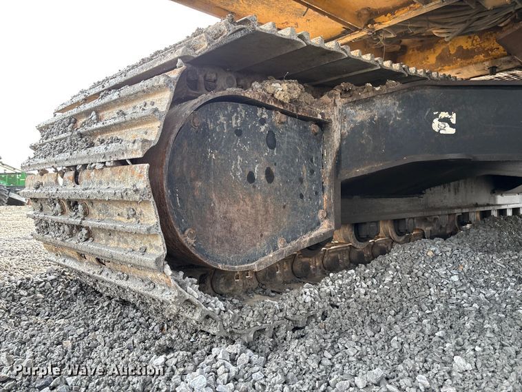 image for item FB3422 2012 John Deere 200D LC excavator