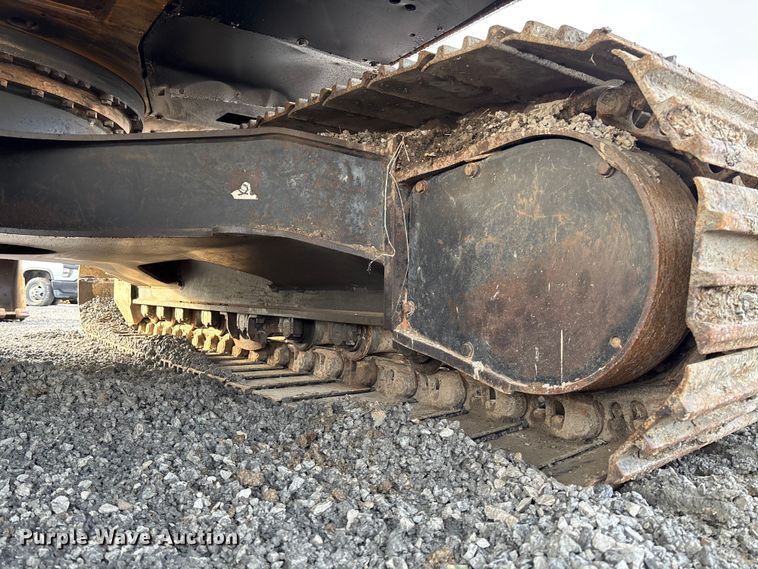 image for item FB3422 2012 John Deere 200D LC excavator