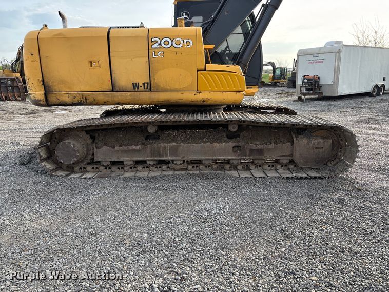 image for item FB3422 2012 John Deere 200D LC excavator