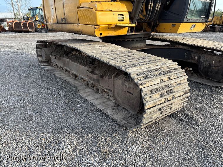 image for item FB3422 2012 John Deere 200D LC excavator