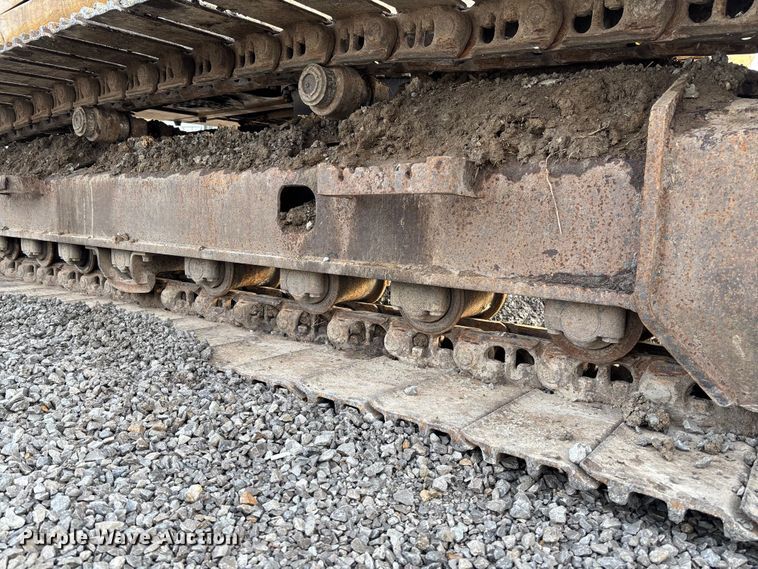 image for item FB3422 2012 John Deere 200D LC excavator