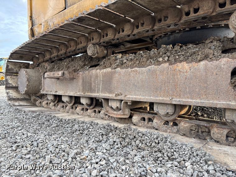 image for item FB3422 2012 John Deere 200D LC excavator