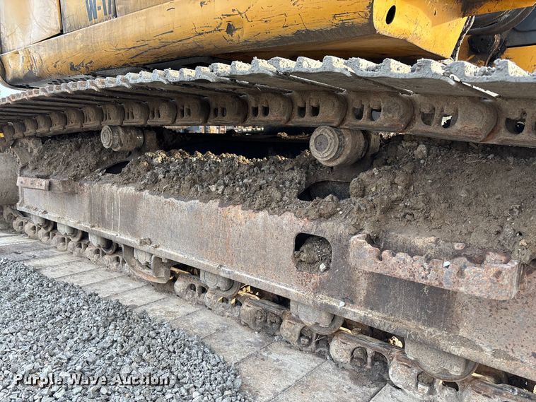 image for item FB3422 2012 John Deere 200D LC excavator