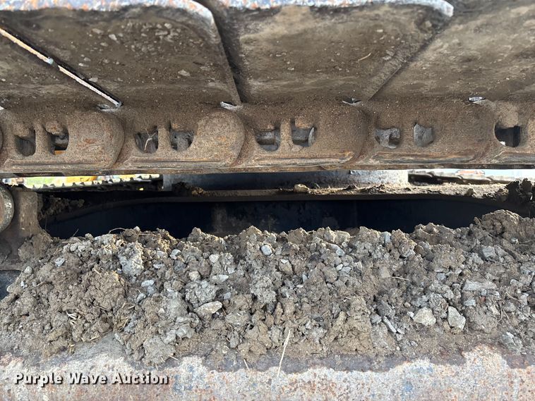 image for item FB3422 2012 John Deere 200D LC excavator