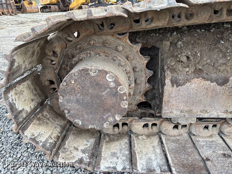 image for item FB3422 2012 John Deere 200D LC excavator