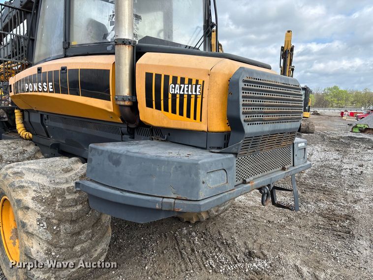 image for item FB3423 2004 Ponsse Gazelle forwarder