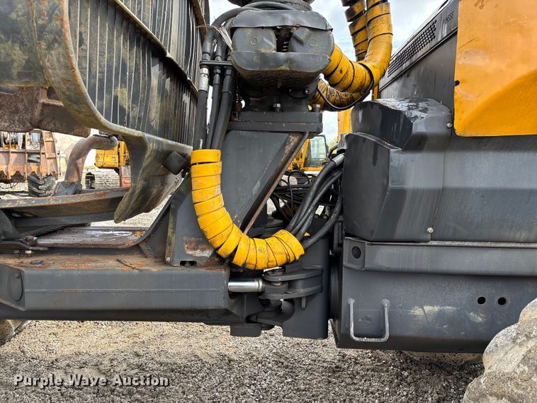 image for item FB3423 2004 Ponsse Gazelle forwarder