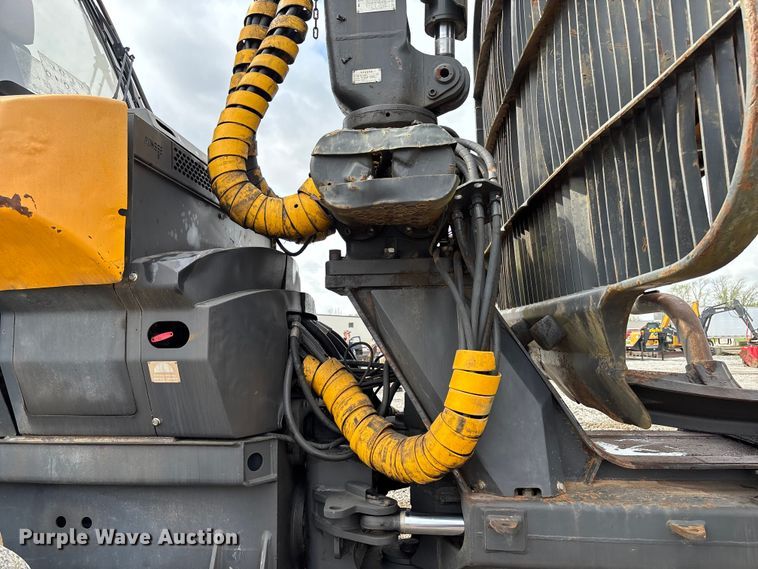 image for item FB3423 2004 Ponsse Gazelle forwarder