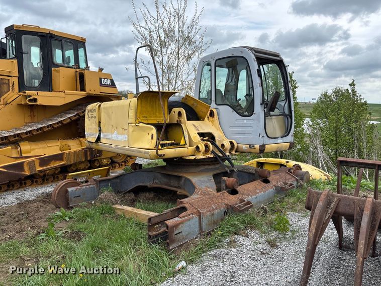 image for item FB3424 2000 Kobelco SK210LC excavator