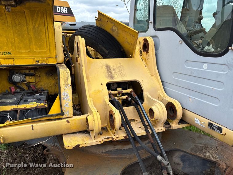 image for item FB3424 2000 Kobelco SK210LC excavator