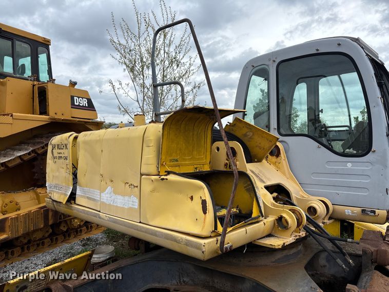 image for item FB3424 2000 Kobelco SK210LC excavator