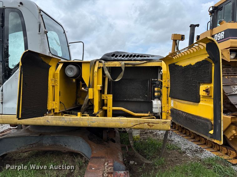 image for item FB3424 2000 Kobelco SK210LC excavator