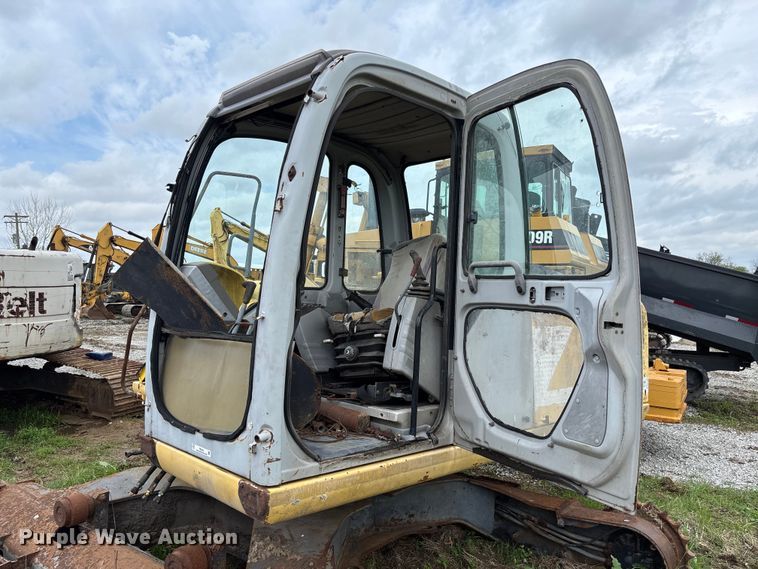 image for item FB3424 2000 Kobelco SK210LC excavator