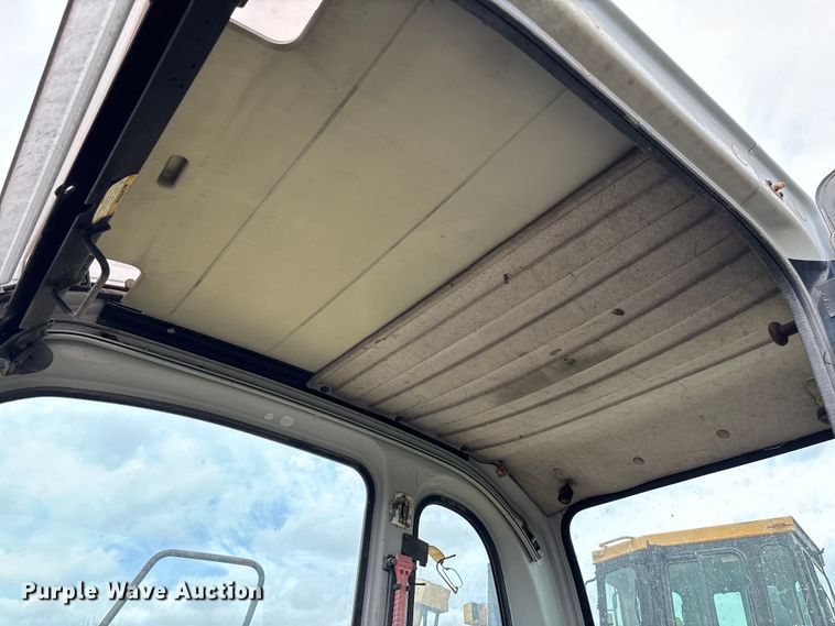 image for item FB3424 2000 Kobelco SK210LC excavator