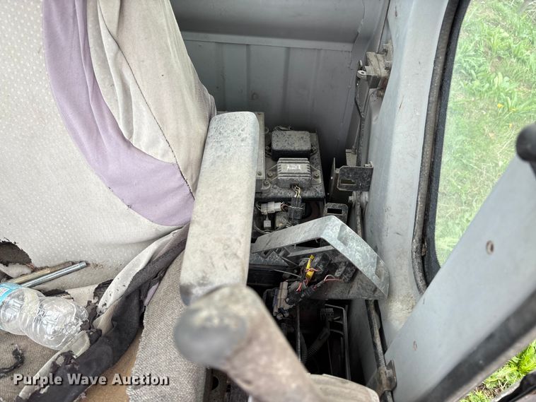 image for item FB3424 2000 Kobelco SK210LC excavator