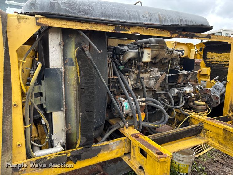 image for item FB3424 2000 Kobelco SK210LC excavator