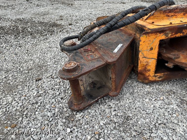 image for item FB3426 Excavator stump grinder