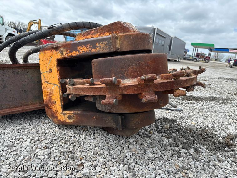 image for item FB3426 Excavator stump grinder