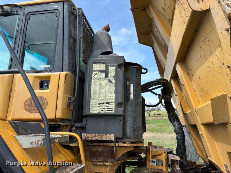 image for item FB3431 2008 John Deere 400D articulated haul truck