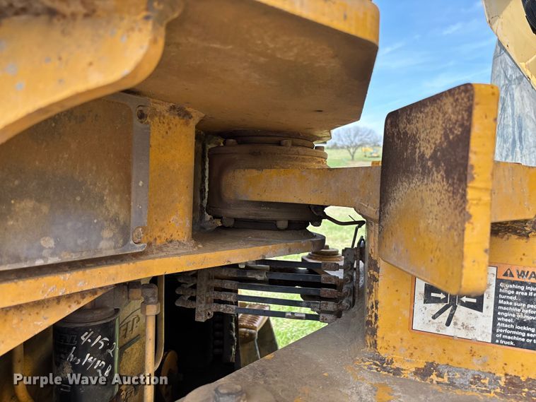 image for item FB3431 2008 John Deere 400D articulated haul truck