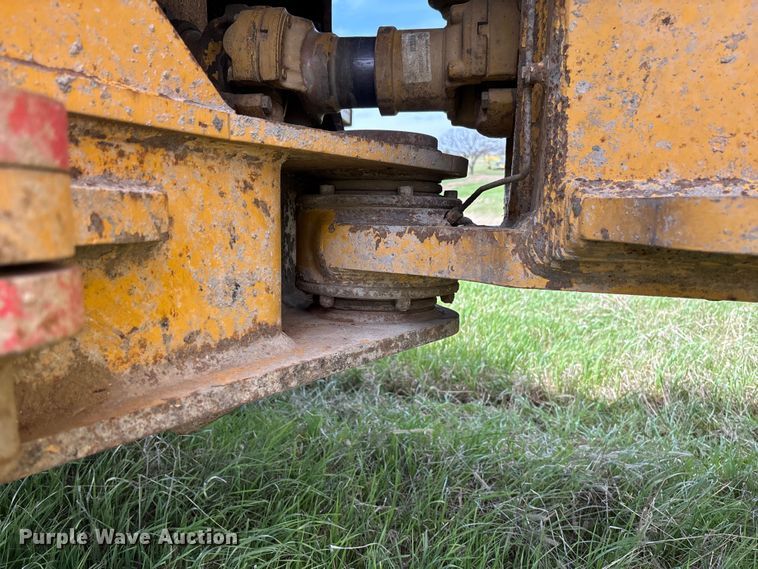 image for item FB3431 2008 John Deere 400D articulated haul truck