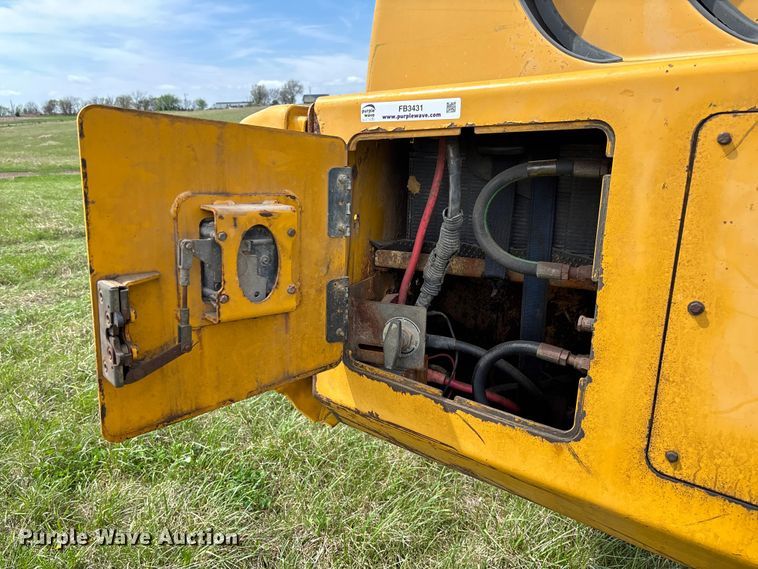 image for item FB3431 2008 John Deere 400D articulated haul truck