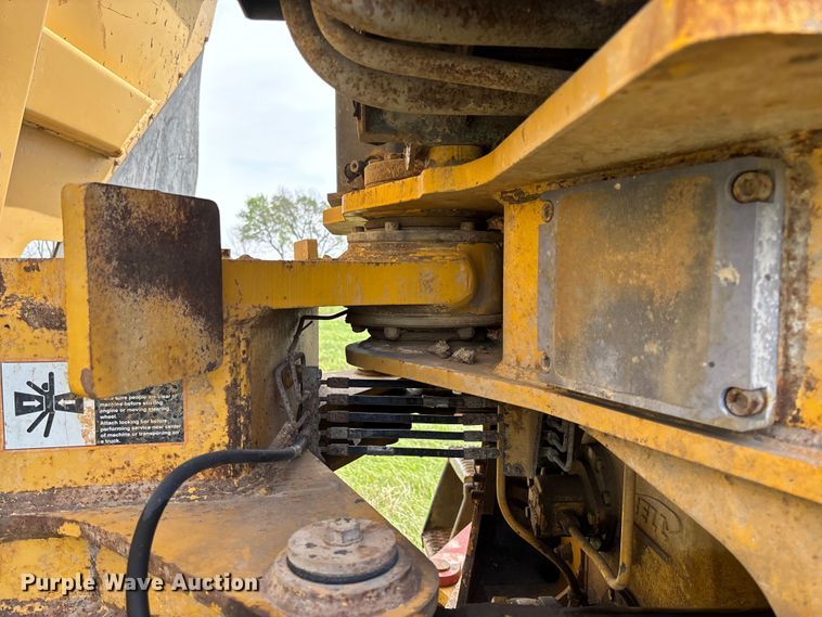 image for item FB3431 2008 John Deere 400D articulated haul truck