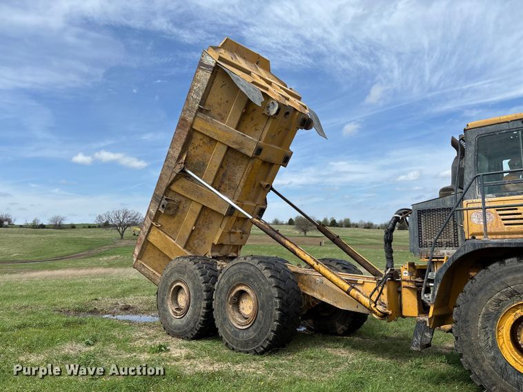 image for item FB3431 2008 John Deere 400D articulated haul truck