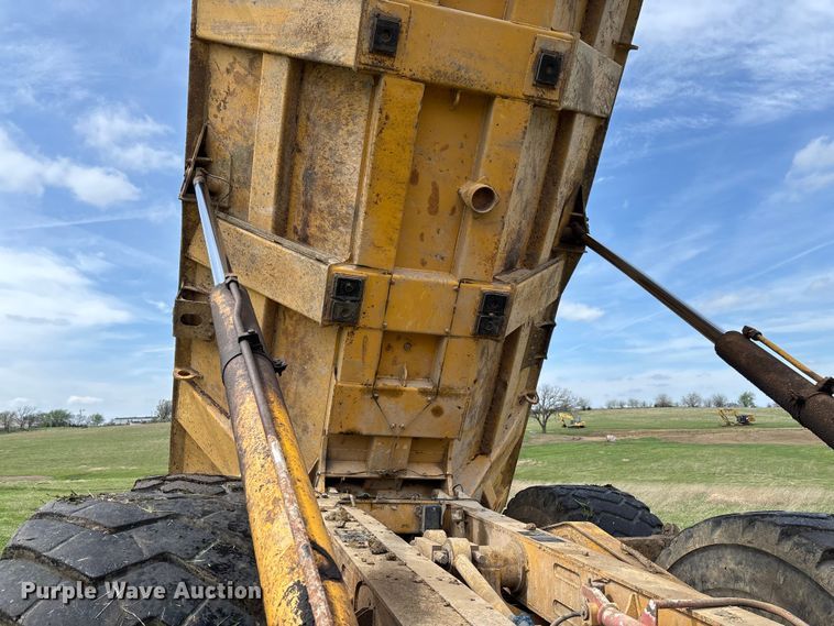 image for item FB3431 2008 John Deere 400D articulated haul truck