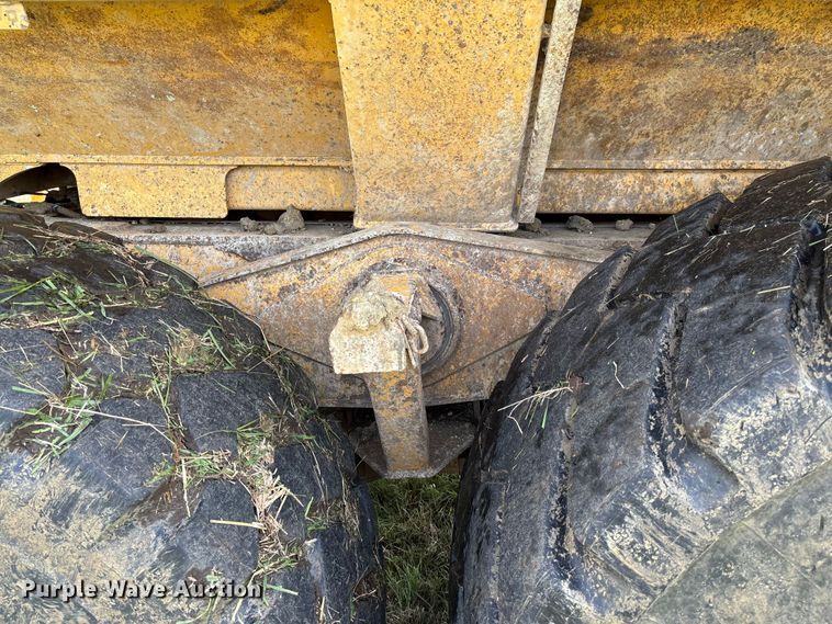 image for item FB3431 2008 John Deere 400D articulated haul truck