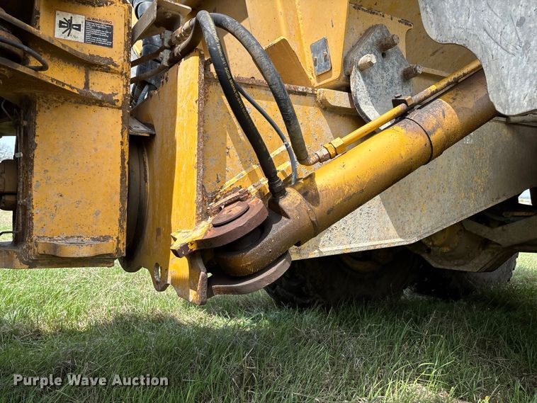 image for item FB3431 2008 John Deere 400D articulated haul truck
