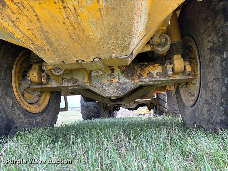 image for item FB3431 2008 John Deere 400D articulated haul truck